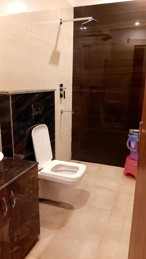 Hotel Hollywood Zirakpur Exterior foto